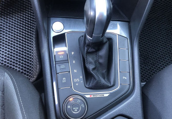 Подержанный автомобиль Volkswagen Tiguan 2017 года (17 фото)