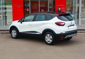 Подержанный автомобиль Renault Kaptur 2018 года (7 фото)