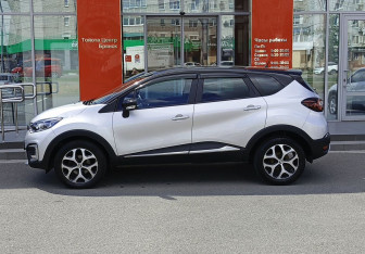 Подержанный автомобиль Renault Kaptur 2020 года (8 фото)