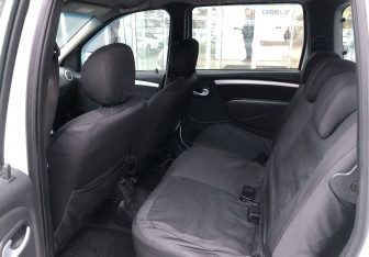 Подержанный автомобиль LADA (ВАЗ) Largus Wagon 2012 года (11 фото)