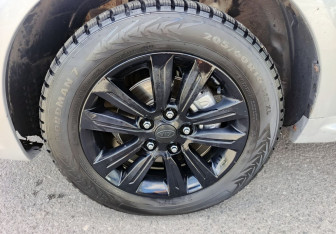 Подержанный автомобиль Kia Magentis 2010 года (10 фото)