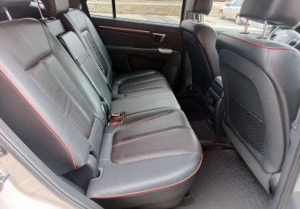 Подержанный автомобиль Hyundai Santa Fe 2009 года (16 фото)