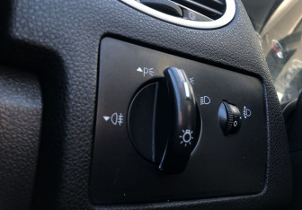 Подержанный автомобиль Ford Focus Sedan 2005 года (14 фото)