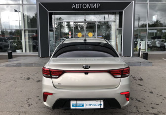 Подержанный автомобиль Kia Rio Sedan 2019 года (6 фото)