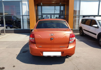 Подержанный автомобиль LADA (ВАЗ) Granta Sedan 2013 года (6 фото)
