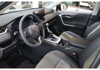 Новый Toyota RAV4 2025 (9 фото)