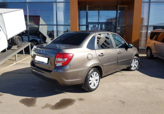 Подержанный автомобиль LADA (ВАЗ) Granta Sedan 2018 года (5 фото)