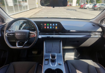Подержанный автомобиль Omoda C5 2024 года (15 фото)