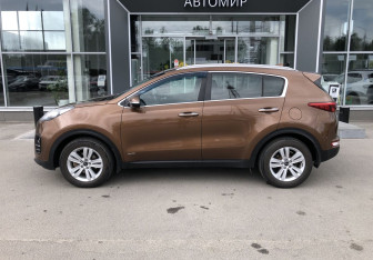 Подержанный автомобиль Kia Sportage 2016 года (8 фото)