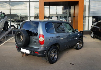 Подержанный автомобиль Chevrolet Niva 2017 года (5 фото)