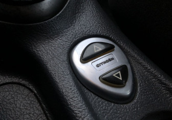 Подержанный автомобиль Citroen C5 Liftback 2006 года (16 фото)