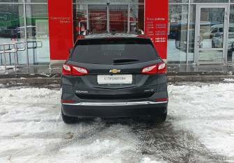 Подержанный автомобиль Chevrolet Equinox 2020 года (6 фото)