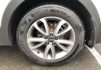 Подержанный автомобиль Hyundai Santa Fe 2014 года (17 фото)