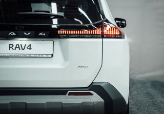 Новый Toyota RAV4 2025 (11 фото)