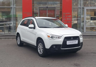 Подержанный автомобиль Mitsubishi ASX 2011 года (3 фото)