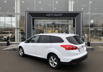 Подержанный автомобиль Ford Focus Wagon 2017 года (5 фото)