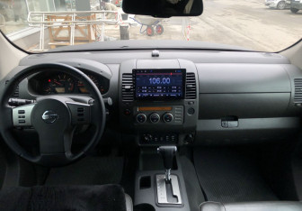 Подержанный автомобиль Nissan Navara (Frontier) 2006 года (11 фото)