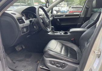 Подержанный автомобиль Volkswagen Touareg 2012 года (9 фото)