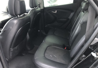 Подержанный автомобиль Hyundai ix35 2013 года (11 фото)