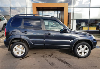 Подержанный автомобиль Chevrolet Niva 2014 года (4 фото)