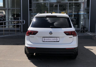 Подержанный автомобиль Volkswagen Tiguan 2019 года (6 фото)