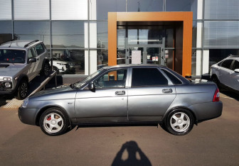 Подержанный автомобиль LADA (ВАЗ) Priora Sedan 2008 года (8 фото)