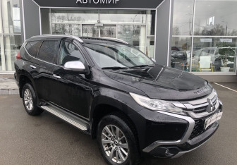 Подержанный автомобиль Mitsubishi Pajero Sport 2018 года (3 фото)