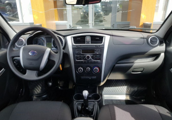 Подержанный автомобиль Datsun mi-DO 2015 года (11 фото)