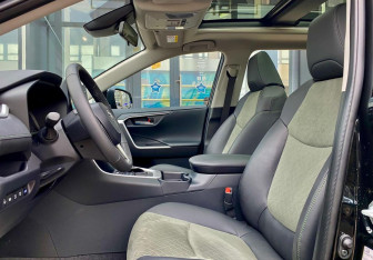 Новый Toyota RAV4 2025 (17 фото)