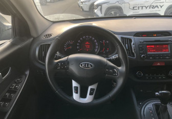 Подержанный автомобиль Kia Sportage 2011 года (12 фото)