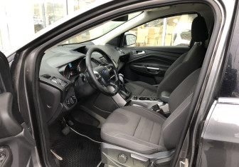 Подержанный автомобиль Ford Kuga 2016 года (10 фото)