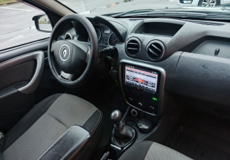 Подержанный автомобиль Renault Duster 2012 года (14 фото)
