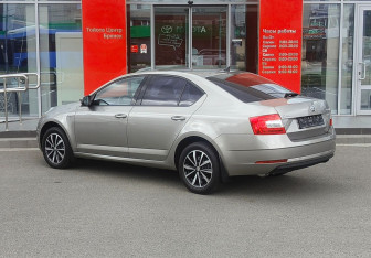 Подержанный автомобиль Skoda Octavia Liftback 2019 года (7 фото)