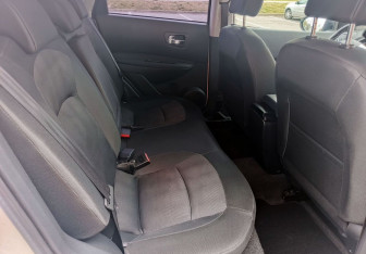 Подержанный автомобиль Nissan Qashqai 2012 года (16 фото)