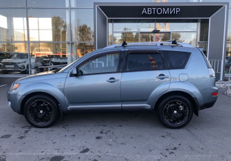 Подержанный автомобиль Mitsubishi Outlander 2007 года (4 фото)