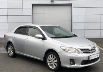 Подержанный автомобиль Toyota Corolla Sedan 2010 года (3 фото)