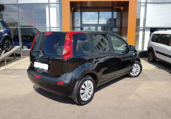 Подержанный автомобиль Nissan Note 2007 года (5 фото)