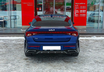 Подержанный автомобиль Kia K5 2022 года (6 фото)