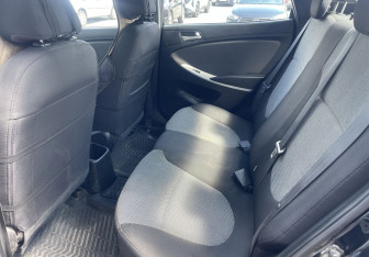 Подержанный автомобиль Hyundai Solaris Sedan 2013 года (11 фото)