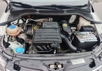 Подержанный автомобиль Skoda Rapid Liftback 2015 года (11 фото)