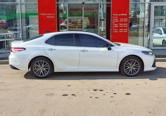 Подержанный автомобиль Toyota Camry Sedan 2022 года (4 фото)