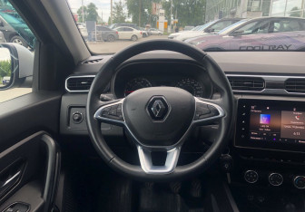 Подержанный автомобиль Renault Duster 2021 года (12 фото)