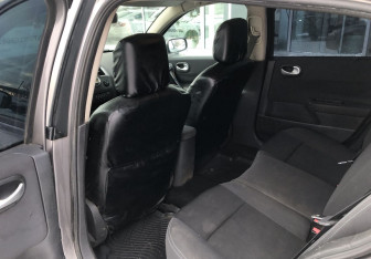 Подержанный автомобиль Renault Megane Sedan 2008 года (11 фото)