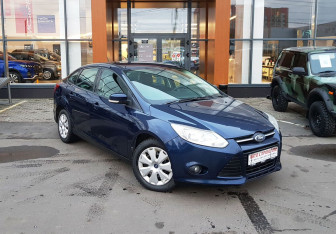 Подержанный автомобиль Ford Focus Sedan 2011 года (3 фото)