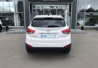 Подержанный автомобиль Hyundai ix35 2012 года (6 фото)