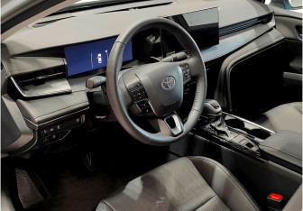 Новый Toyota Camry Sedan 2025 (17 фото)