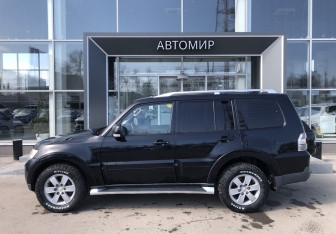 Подержанный автомобиль Mitsubishi Pajero 2008 года (8 фото)