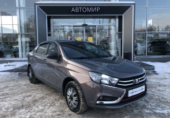 Подержанный автомобиль LADA (ВАЗ) Vesta Sedan 2018 года (3 фото)