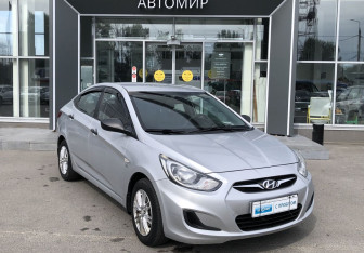 Подержанный автомобиль Hyundai Solaris Sedan 2013 года (3 фото)