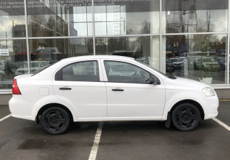Подержанный автомобиль Chevrolet Aveo Sedan 2011 года (4 фото)